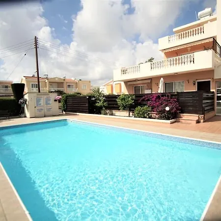 Pool-side 2 Bedroom In * Paphos