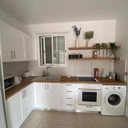 Pool-side 2 Bedroom In *